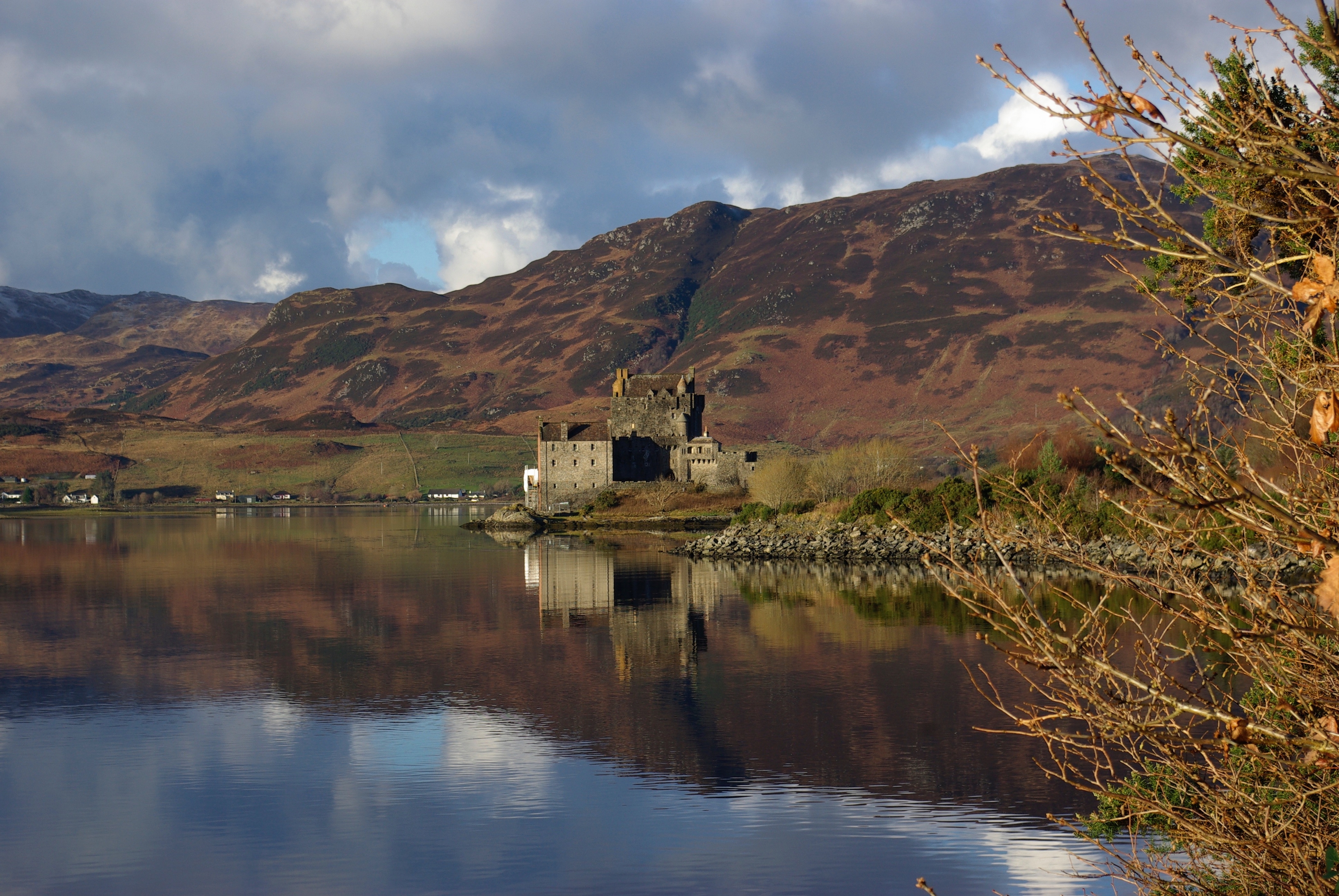 Eilean Donan Castle by genj(old)a [sodagejo] / shoz0h