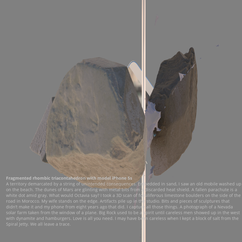 Fragmented triacontahedron with iPhone 5s #10 static token preview