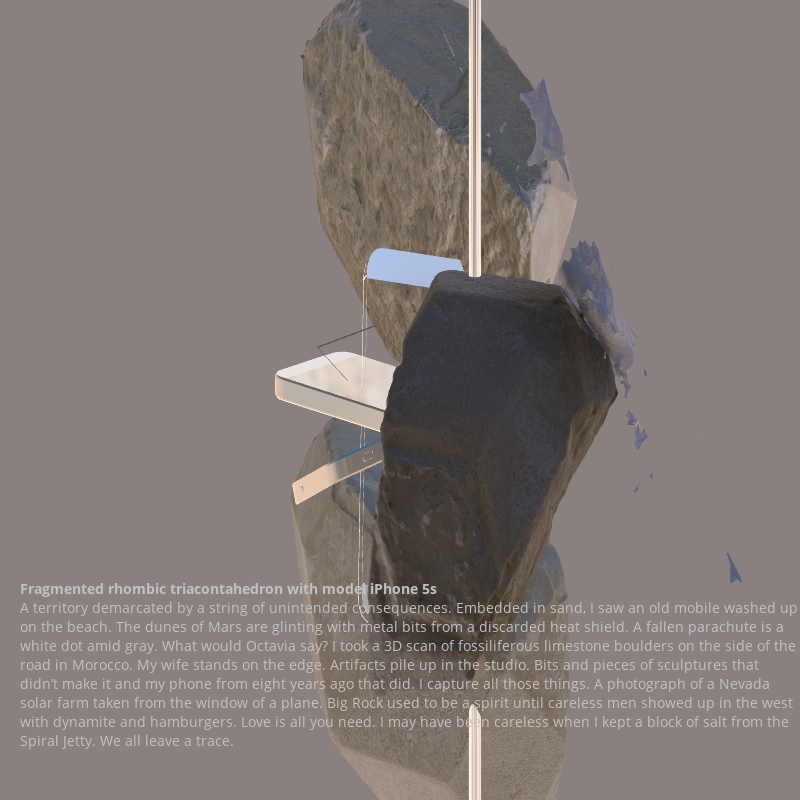 Fragmented triacontahedron with iPhone 5s #19 static token preview